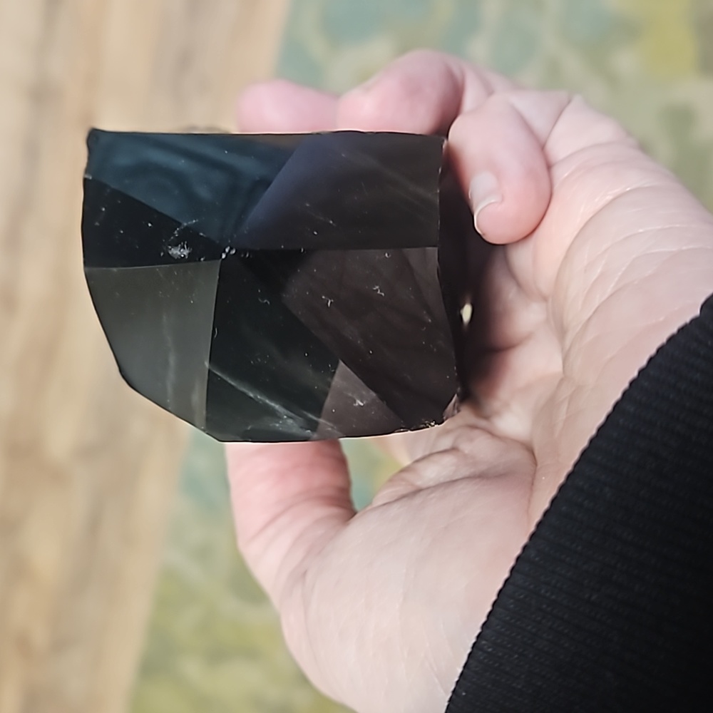 Black Obsidian Point Top - Picture 5 of 5